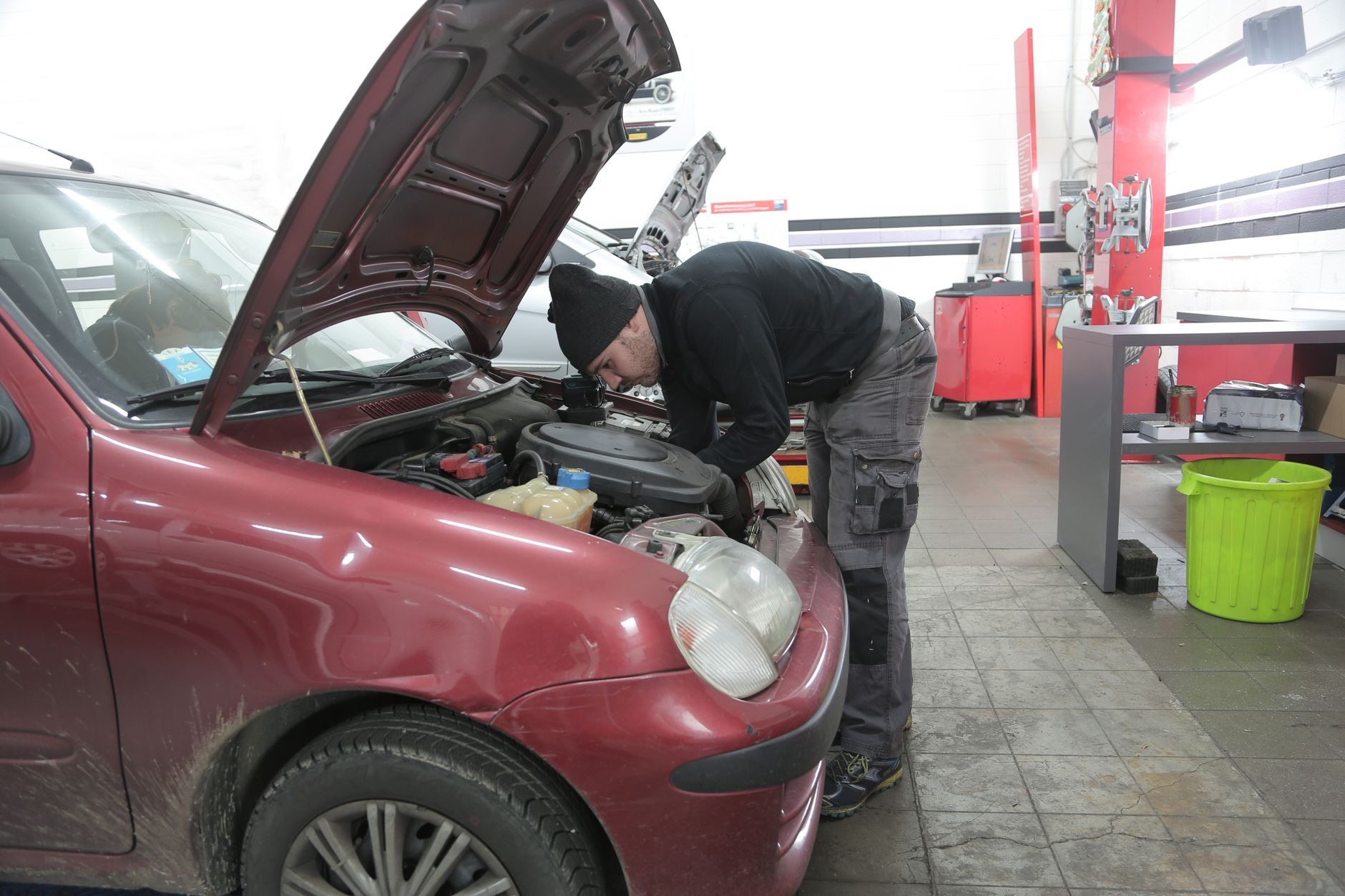 Réparation voiture équipe à Rouen